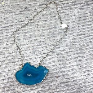 BEAUTIFUL LARGE GEMSTONE BLUE AGATE FACETED TO A SILVER CHAIN  14” NECKLACE